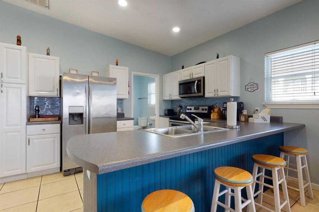 Eye-Catching Property W/ Picturesque Coastal Views Gulf Shores Exteriör bild