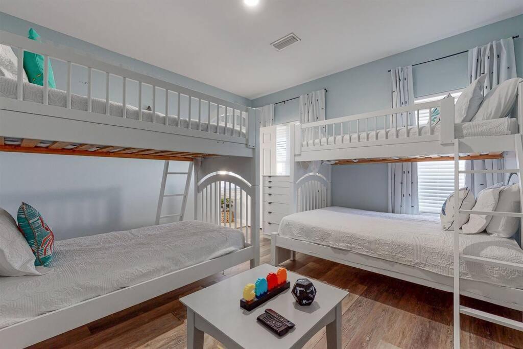 Eye-Catching Property W/ Picturesque Coastal Views Gulf Shores Exteriör bild