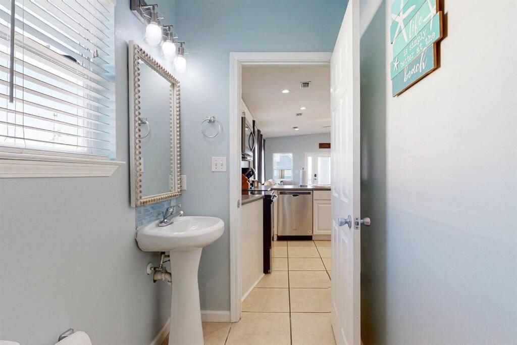 Eye-Catching Property W/ Picturesque Coastal Views Gulf Shores Exteriör bild